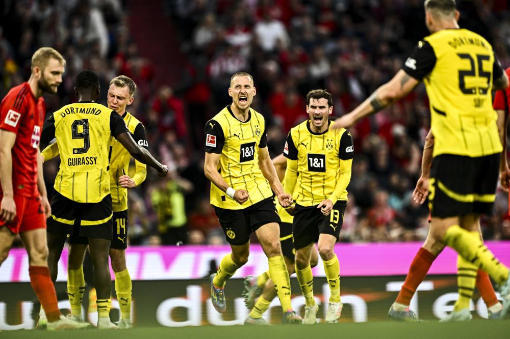 意甲：劳塔罗破球荒 国际米兰队3-0卡利亚里队.